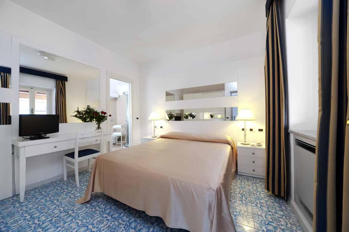 Classic Double Room,257035345:JPEG