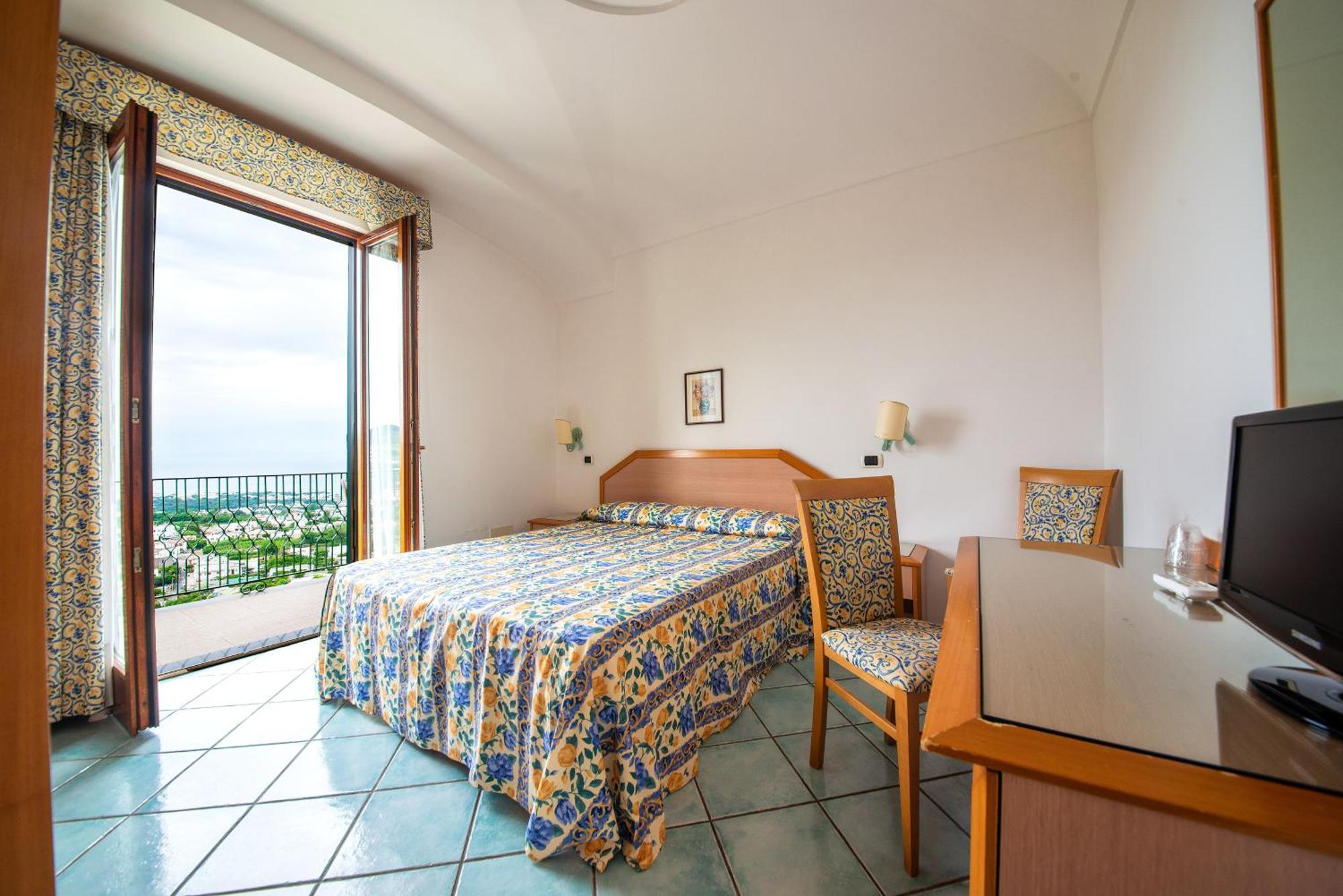 Double or Twin Room with Sea View,1209595075:JPEG