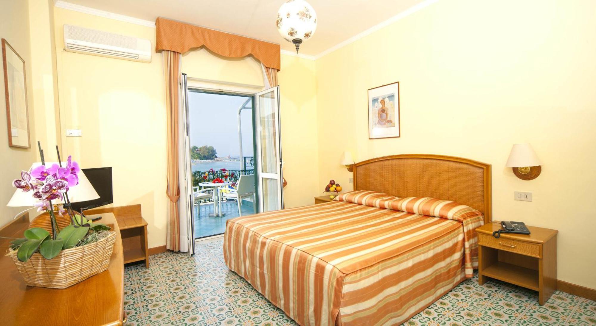 Double or Twin Room with Sea View,792006267:JPEG