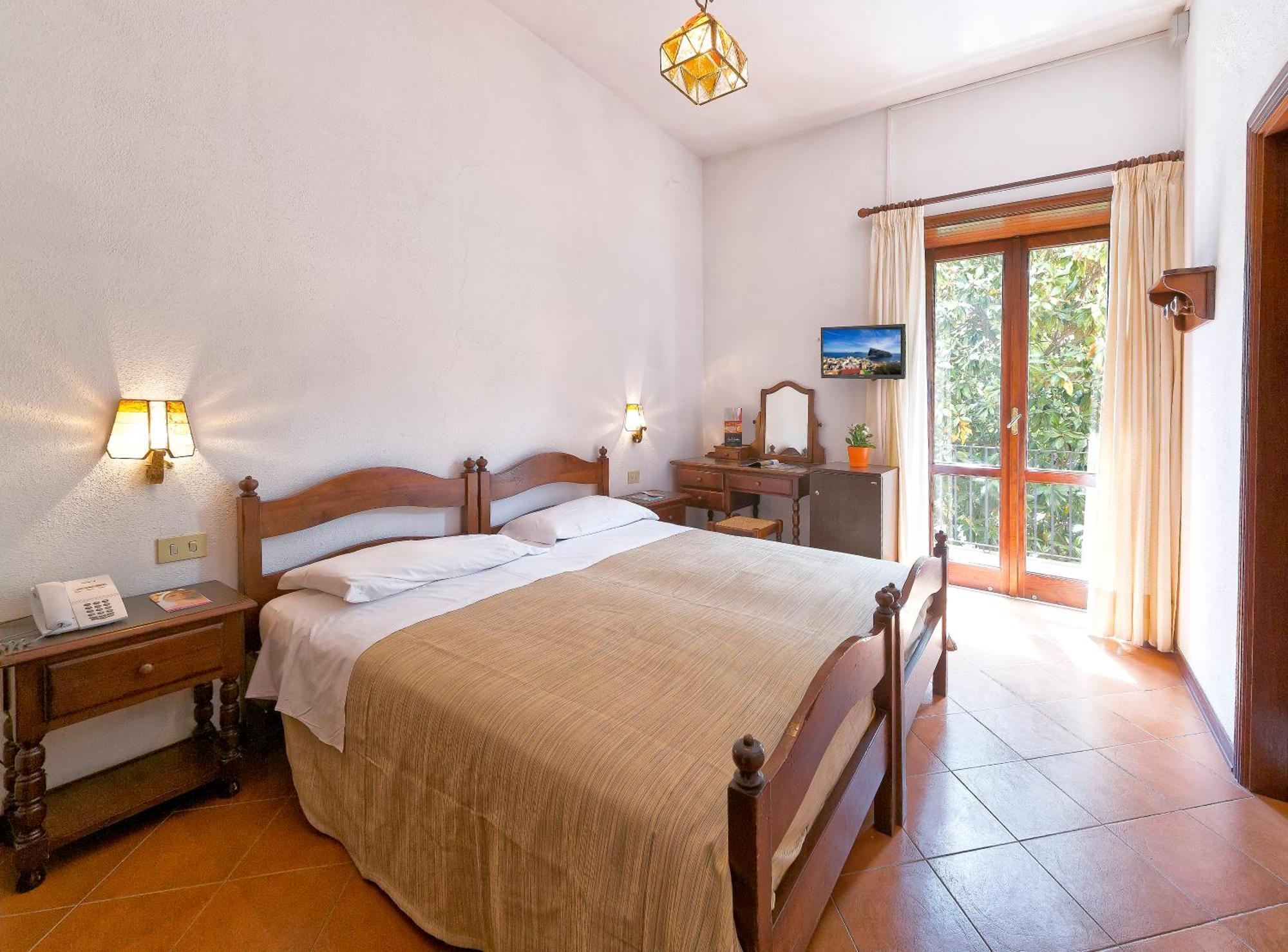 Economy Double or Twin Room,1437599896:JPEG