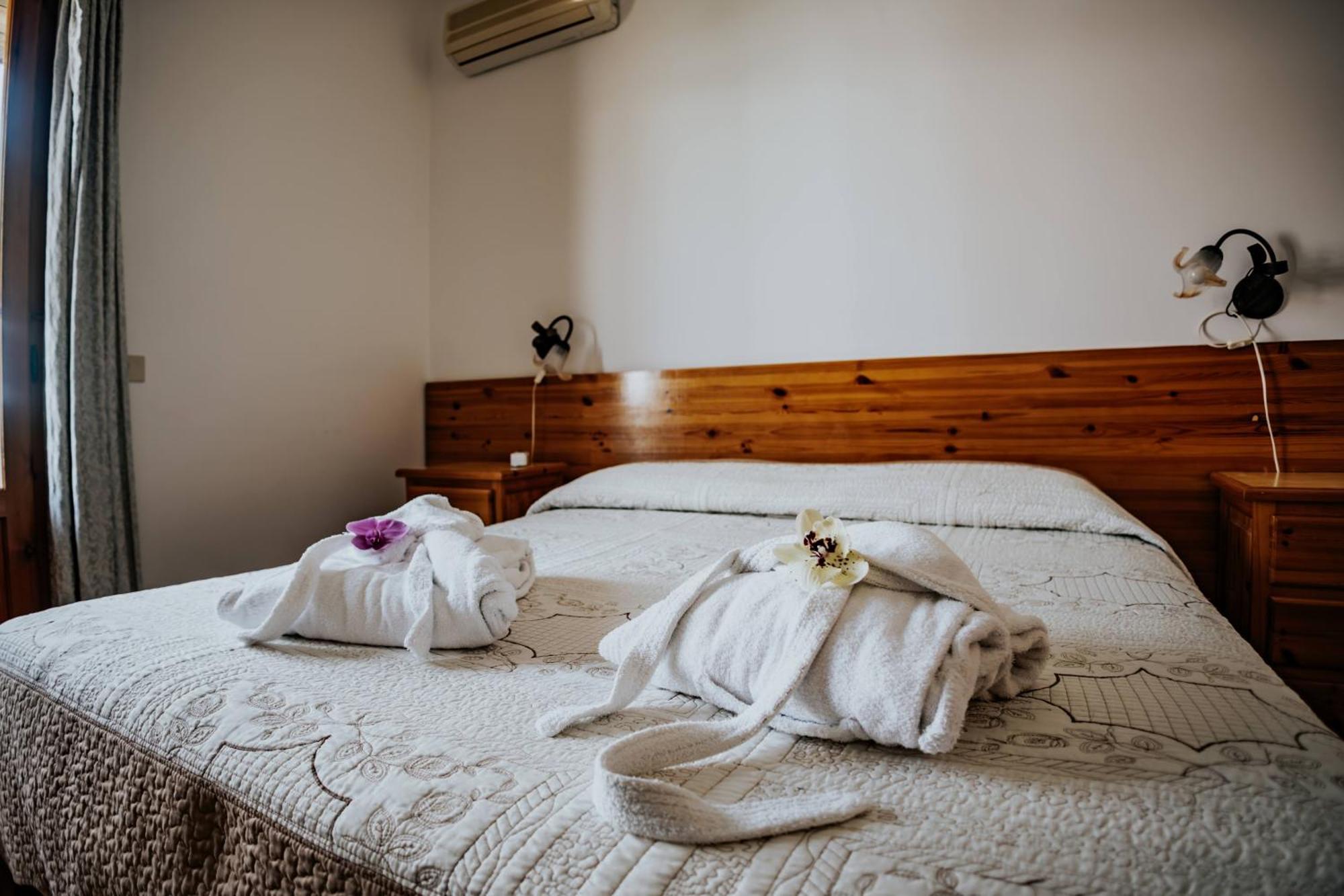Double Room,1538739325:JPEG