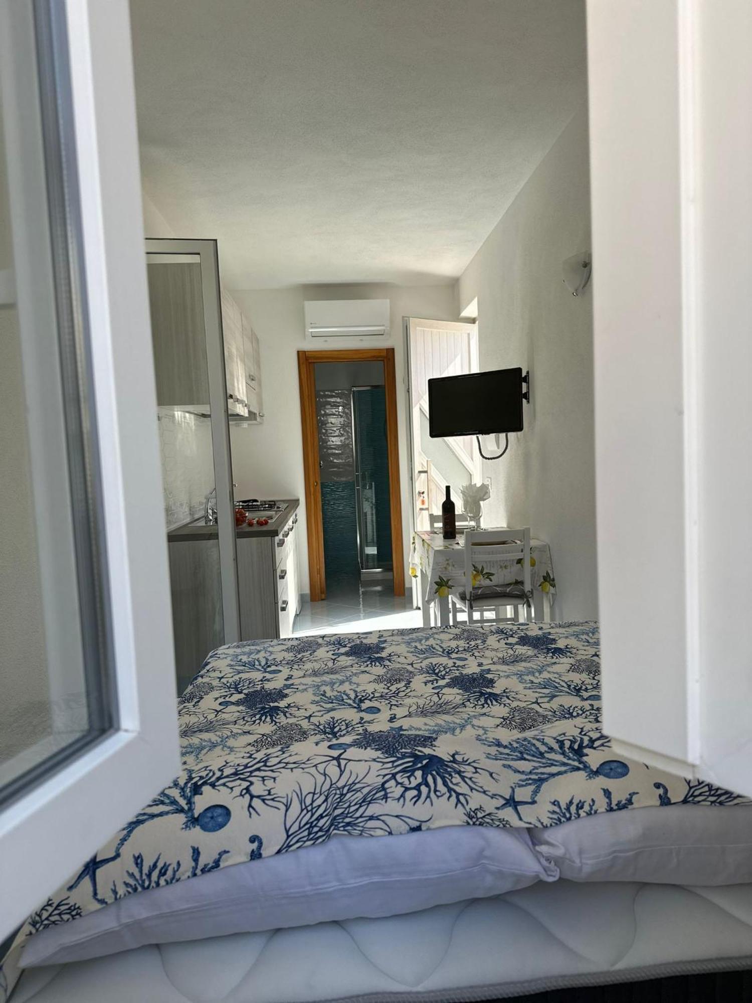 Studio Apartment with One Double Bed,1602980877:JPEG