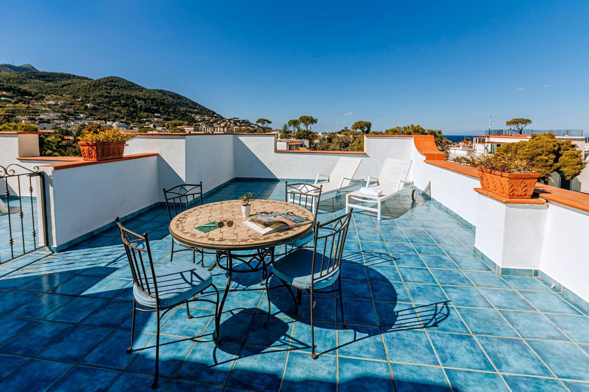 Deluxe Double Room with Side Sea View,1758276471:JPEG