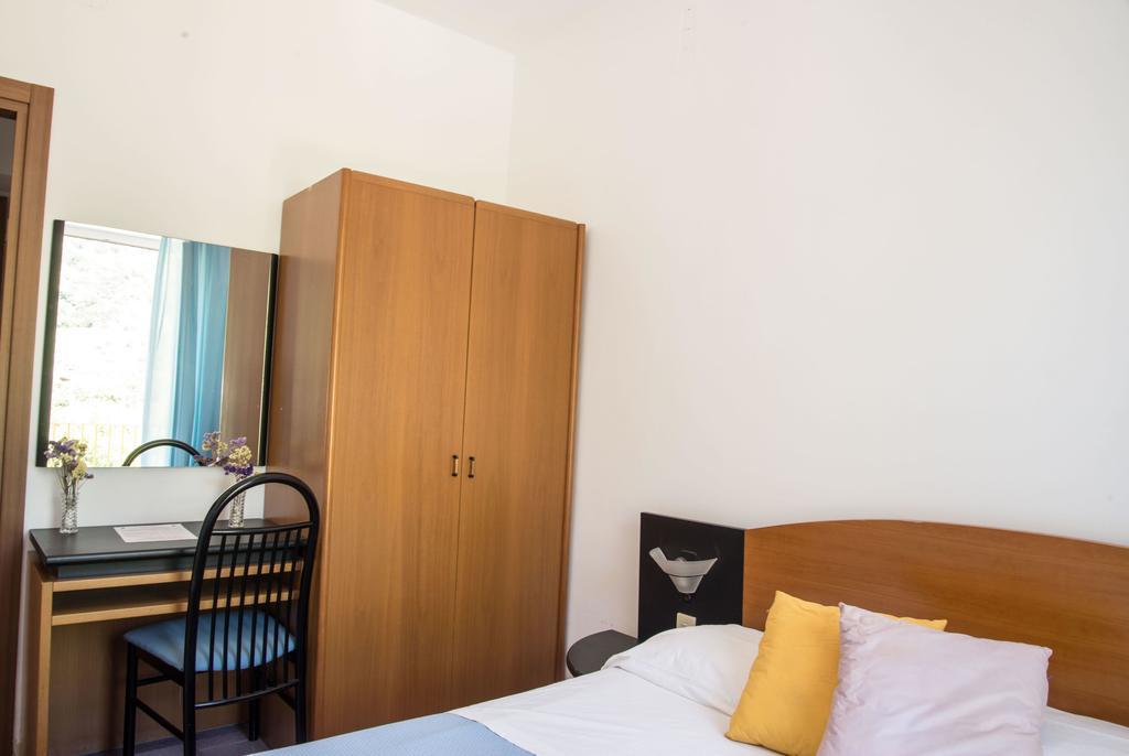 Double or Twin Room,1216155979:JPEG