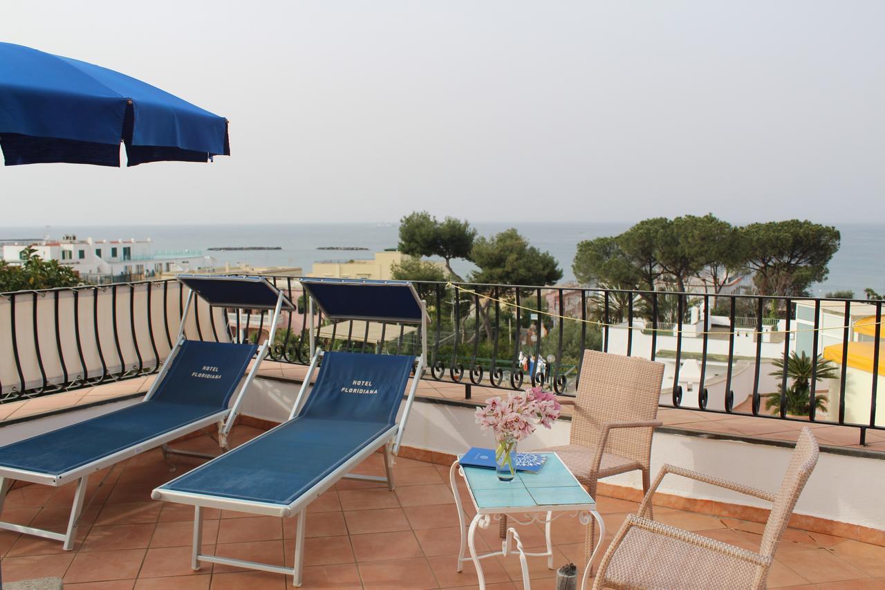 Junior Suite con Vista Mare Parziale