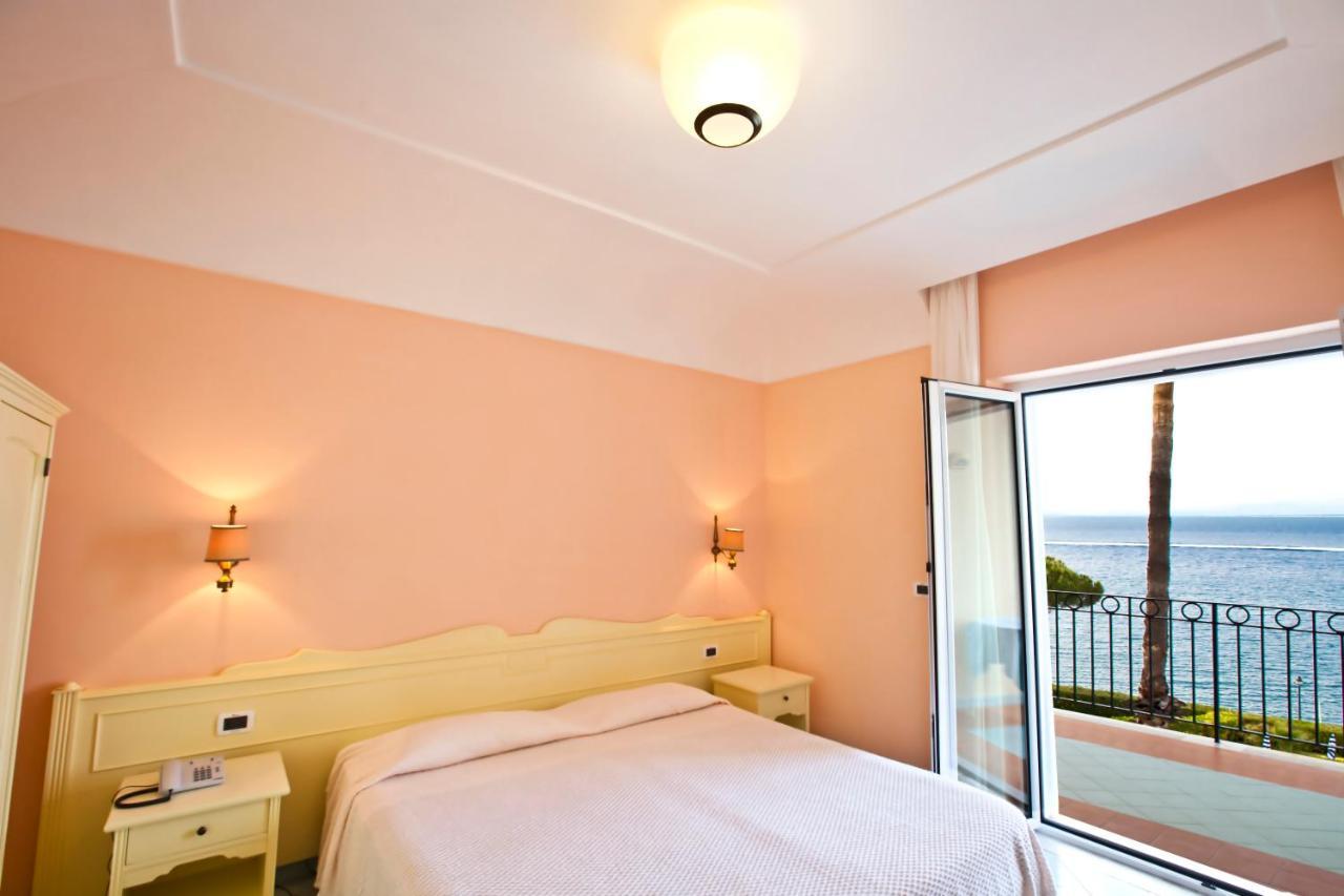 Double or Twin Room Balcony Sea View,737326291:JPEG
