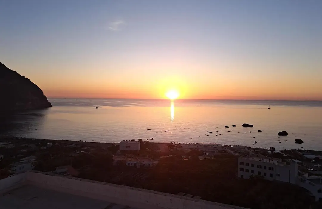 Room In Bb - Wellness And Relaxing Time In Ischia, We Are Waiting For You-1