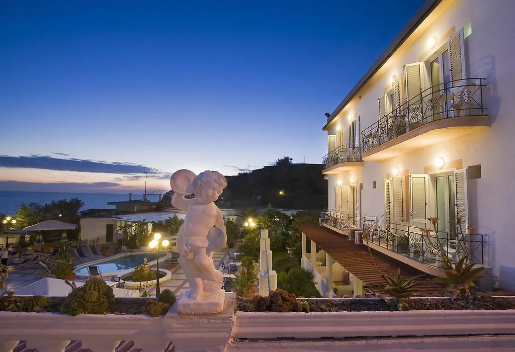 Hotel Riva del Sole-1