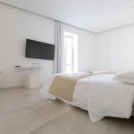 White 1903 - Rooftop Pool & Luxury Rooms-3