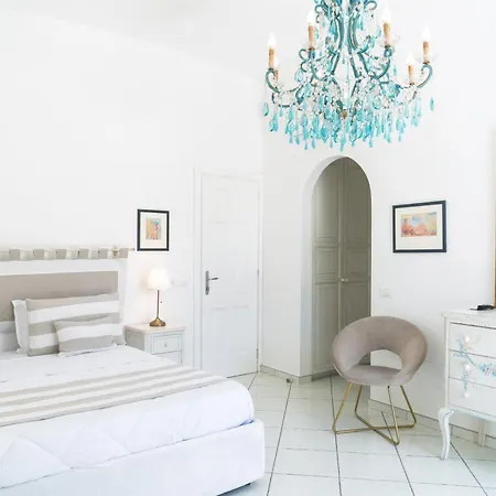 Queen Suite - Luxury Rooms (Adults Only)-3