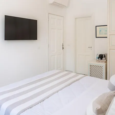 Queen Suite - Luxury Rooms (Adults Only)-2